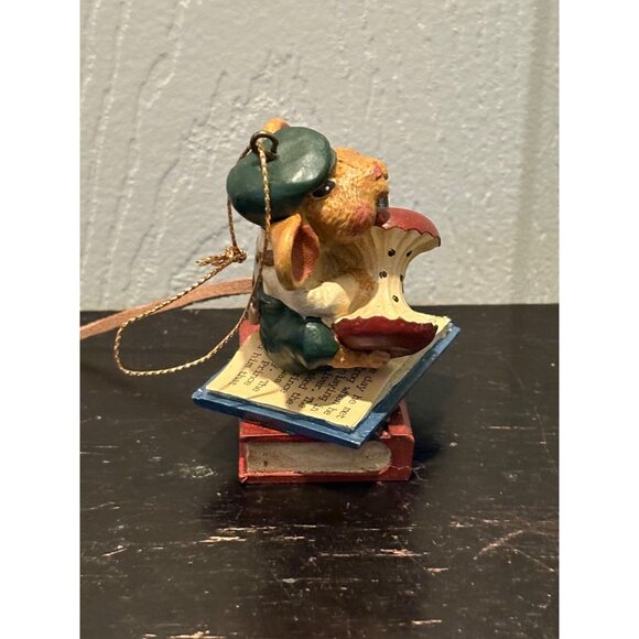 Kurt Adler Hole In The Wall Gang Christmas Mouse Reading Ornament On Books Apple - Picture 5 of 6